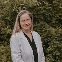 Brandi W Warren's headshot