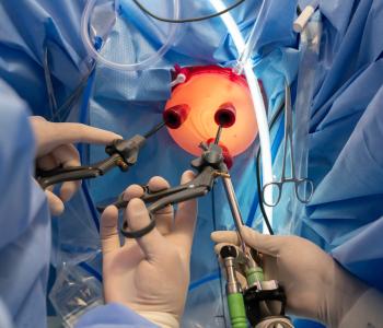 Demonstration of how the vNOTES surgery is conducted